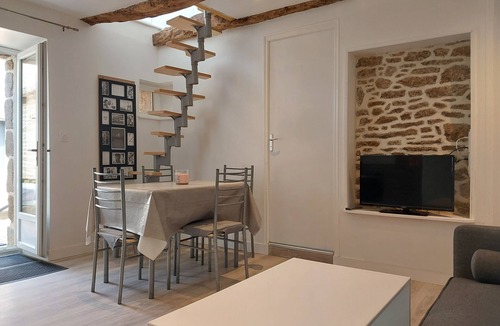 Saint-Carne Bed & Breakfast | Dépendance de Charme au Calme Proche du Centre de Dinan