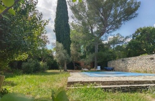 Les 3 Ponts House | Dans un Écrin de Verdure , Mazet et Piscine Privée Sans Vis-à-vis