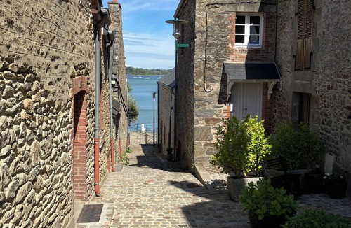La Richardais House | Detached house 10 minutes' walk from the Rance, near Dinard