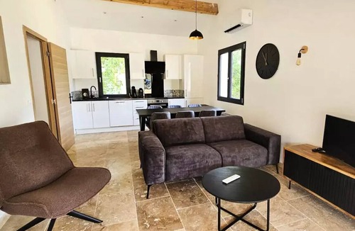 Mauroux Villa | Detached villa for 6 people, 1 bathroom, sleeps 6