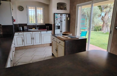 Cuers Villa | Detached villa for 6 people, swimming pool, 20 minutes from the sea