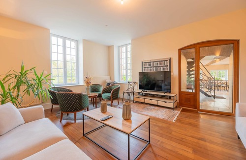 Douzy House | Diday room