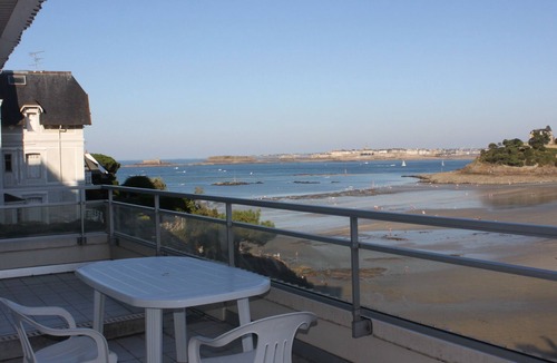 Dinard Apartment | Dinard, Apartment 6 people, Sea view, Immediate access to the beach