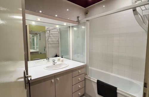 Old Town Apartment | Discover Troyes - 2 mins walk to everything - Appart. Hypercentre - Spacious Quiet