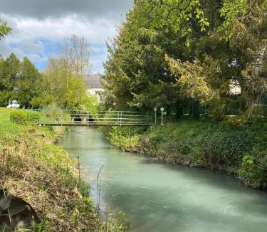 Saint-Jean-sur-Moivre Bed & Breakfast | Domaine de la Moivre - Ferme de charme & piscine