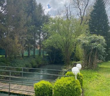 Saint-Jean-sur-Moivre Bed & Breakfast | Domaine de la Moivre - Ferme de charme & piscine