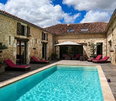 Vic-Fezensac Bed & Breakfast | Domaine de Pourrouquet - Chambres d'hôtes de charme avec piscine et spa inclus