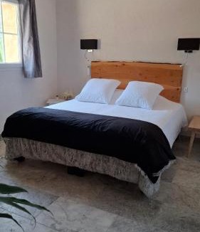 Le Val House | Domaine du PIAOU "chambres & table d'hôte"