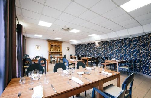 Saint-Etienne-de-Tulmont Hotel | Domaine de Pousiniès