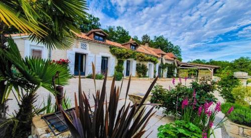 Sorges-et-Ligueux-en-Perigord House | Domaine La Chenaie