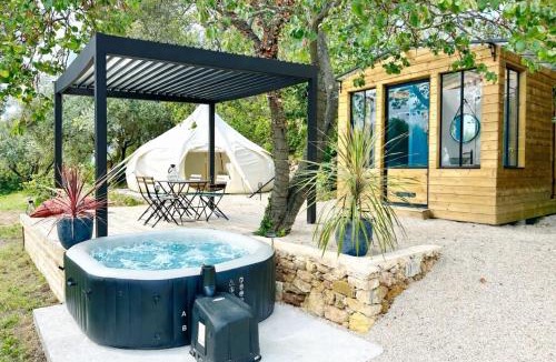 Aubagne Other | Domaine la Madeleine - Hébergement insolite