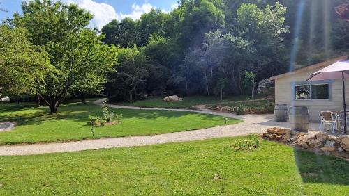 Roquefeuil Hostel | Dortoir Gîte d'étapes "Les troubadours" Ô rendez-vous 6 pers en Demi-pension