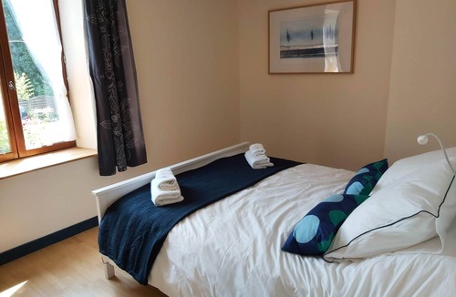 Les Champs-Geraux House | Double room-Queen-Private Bathroom-Courtyard view
