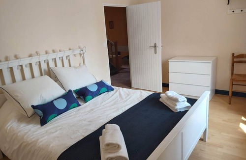 Les Champs-Geraux House | Double room-Queen-Private Bathroom-Courtyard view