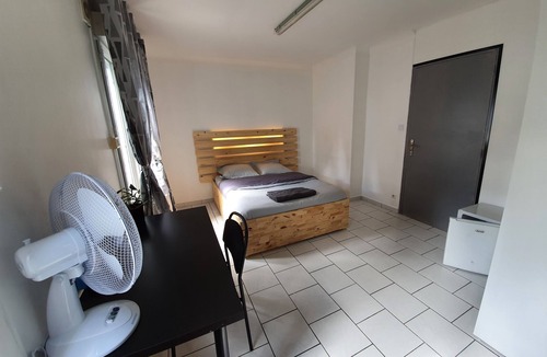 Vandoeuvre-les-Nancy House | Double room with private bathroom