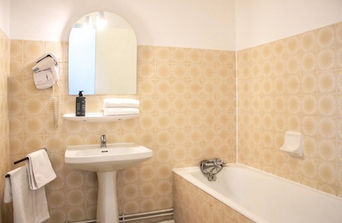Capvern Hotel | Double Room with Breakfast