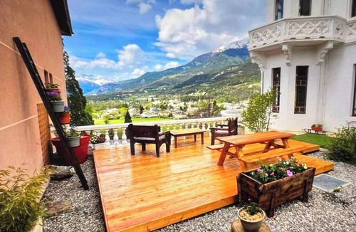 Jausiers Apartment | Duplex 6 pers 2 bedrooms. Heated indoor pool and enclosed garage.