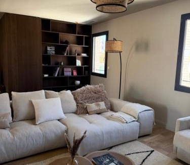 Faubourg Apartment | Duplex au cœur de Nîmes avec vue sur la Tour Magne