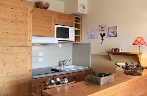 Les Claux Apartment | Duplex Ski Apartment, 6 People, Pool Access, Near Slopes in Vars