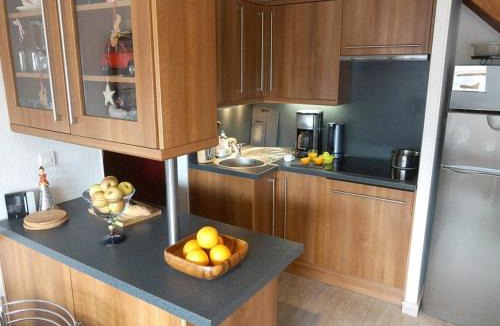 Bagneres-de-Luchon Apartment | Duplex T3 à Luchon - 6 pers, télécabine, parking, wifi - FR-1-313-164