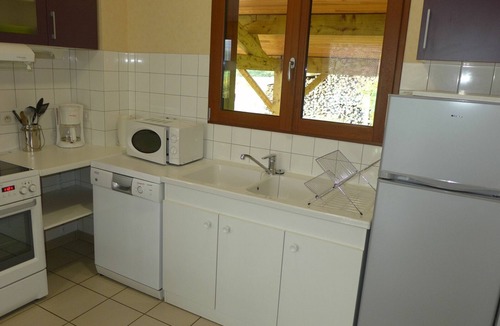 Vieville Cottage | Eco-Friendly Comfortable Stay with Garden and Terrace