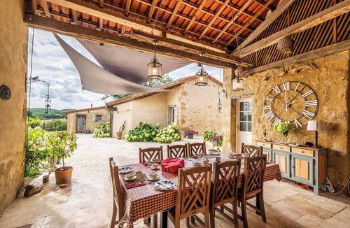 Saint-Justin House | ELEGANT CHARACTER-FILLED PROPERTY WITH STUNNING POOL
