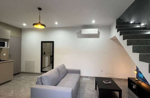 Route de Beaucaire Apartment | Elegant duplex apartment 10 minutes from downtown Nîmes