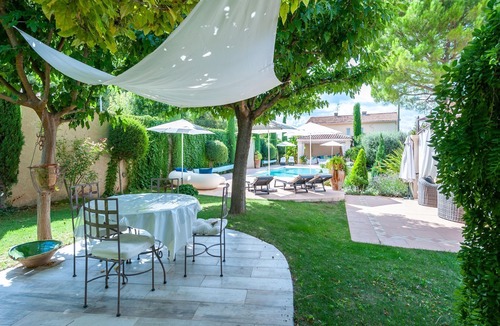 Les Mees Villa | Elegant villa in Les Mées with garden