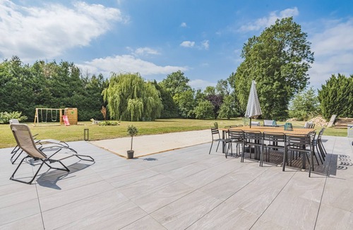 Neuvy Villa | En Champagne, Villa Condry Avec Piscine Intérieure Chauffée Toute L'année