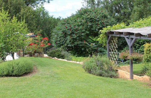 Montgesty Cottage | Enjoy your holiday in a charming gîte with a large pool in South-West France