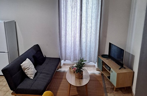 Faubourg Apartment | Entire apartment in the center of Nîmes