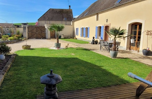 Saudoy Villa | Entire gîte for 15 people with garden, swimming pool and real jacuzzi - free access 24 hours a day!