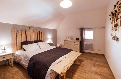 Bucheres House | Entire house * Le Millesime* + Large Garden + parking