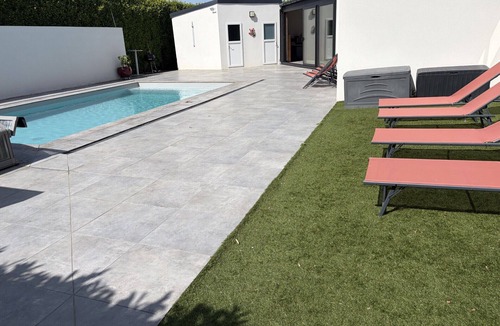 Landivisiau House | Entre Terre et Mer Maion family 12/14 persons with heated pool and dome
