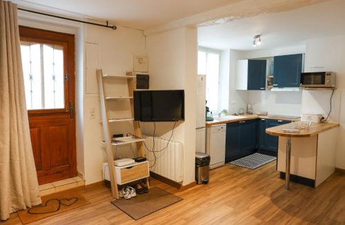 Troyes Apartment | "entre Troyes murs", 4 appartements avec parking, Troyes