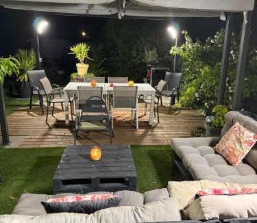 Moulins-les-Metz Apartment | Escale au jardin des rêves terrasse parking privée 8 personnes