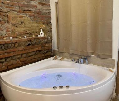 Tournefeuille Apartment | Escapade Tournefeuille, jacuzzi, balnéo, terrasse