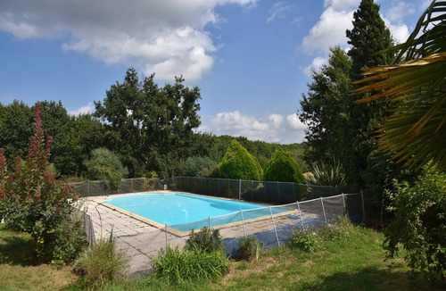 Astaffort Cottage | Estate, pretty farmhouse 220m2, 15pers, swimming pool, wood and private fishing