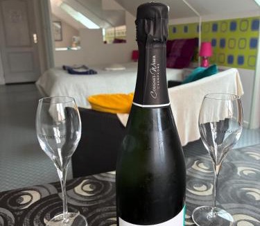 Ay-Champagne Bed & Breakfast | Evasion en Champagne à Aÿ Le Marivalent Accès indépendant