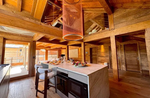 Vars Ski Chalet | Exceptional Chalet in Vars – 21 guests, 450 sqm, 3 suites