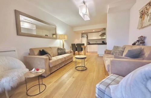 Saint-Etienne-de-Tinee Apartment | F2 de standing à Auron - South terrace, near center