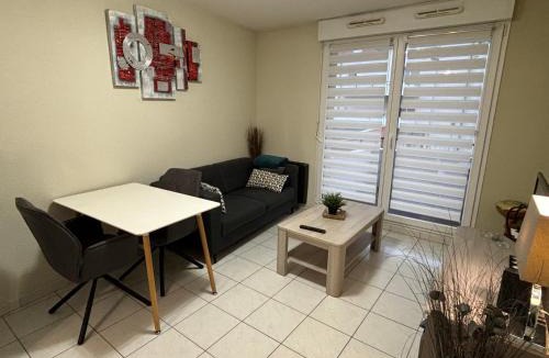 Talange Apartment | F2 rénové lumineux dans résidence avec balcon et parking