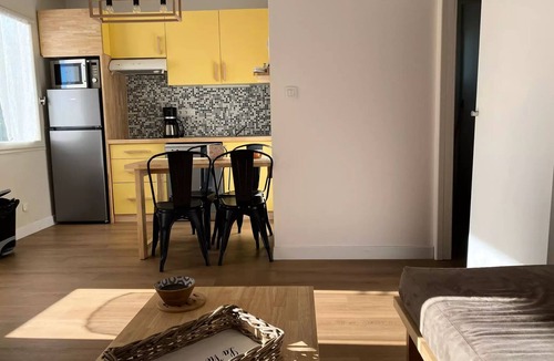 Montpezat-de-Quercy Villa | Faillal Campsite* - Premium Cottage 6 people