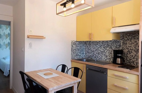 Montpezat-de-Quercy Villa | Faillal Campsite* - Premium Cottage 6 people