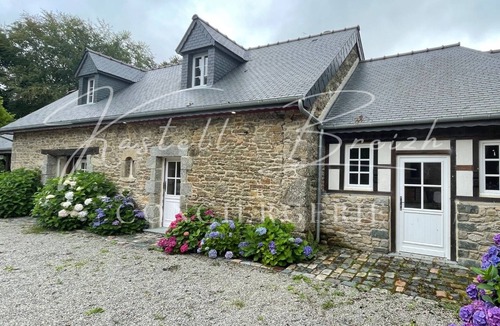 Saint-Gilles-Pligeaux House | Familiale du Manoir de Kerollivier