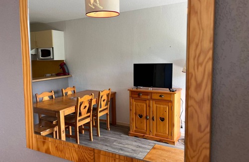 Gouaux-de-Larboust Apartment | Family apartment near slopes with balcony and Spassio access