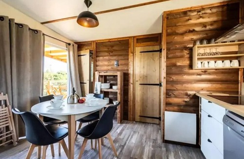 Seillac Ski Chalet | FAMILY Ecolodge MANYARA range: New for 2024! Sleeps 6