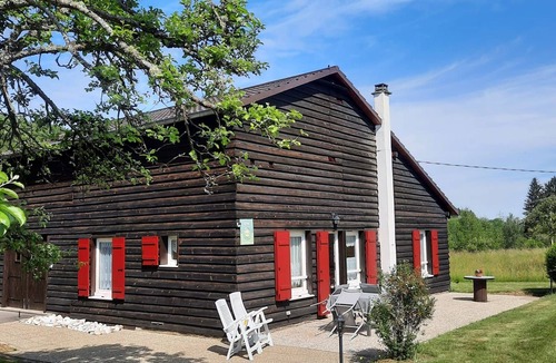 Ban-sur-Meurthe-Clefcy Cottage | Family-Friendly Chalet in Orchard with Modern Comforts & Spacious Terrace