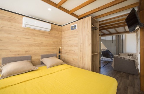 Castillon-du-Gard House | Family holiday property up to 20p with gites 2kms from the Pont du Gard