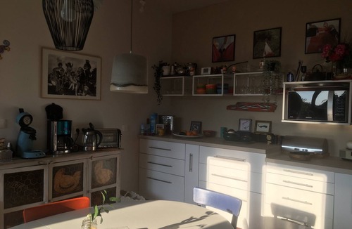 Tinteniac House | Family home/Artist. Halfway between town and sea. Quietly. Ideal for families